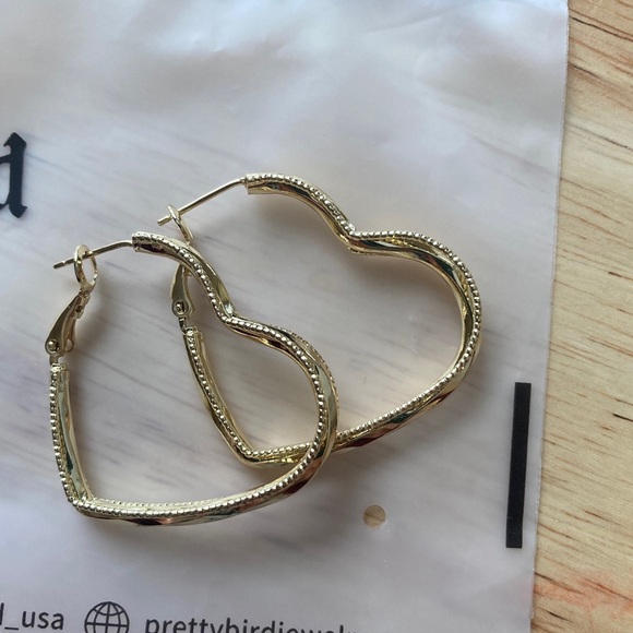 Pretty Bird Gold Heart Hoop Earrings - Picture 11 of 11
